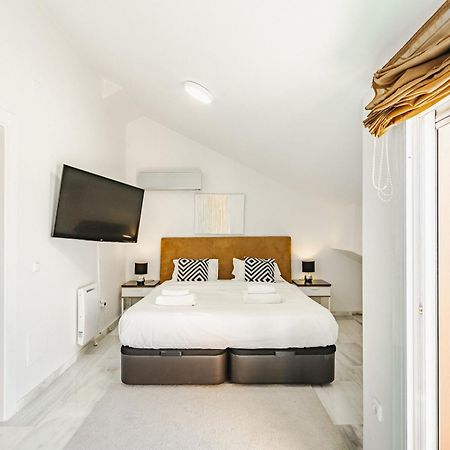 Private Luxurious Hillside Villa With Pool & Sea Views For 8 To 10 Ppl Fuengirola Kültér fotó