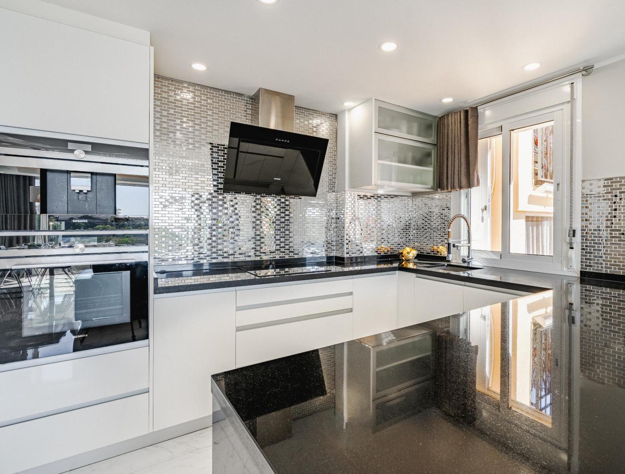 Private Luxurious Hillside Villa With Pool & Sea Views For 8 To 10 Ppl Fuengirola Kültér fotó